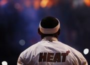 九游官网-关键时刻的破局者，英格拉姆带领湖人险胜猛龙