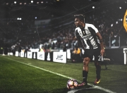 九游中国-艺术足球的盛宴，梅西的魔法如何让法国狂胜佛罗伦萨