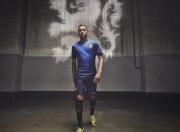 九游体育官方入口-活塞式封锁与帝王节奏，詹姆斯如何以绝对掌控终结独行侠的奔袭