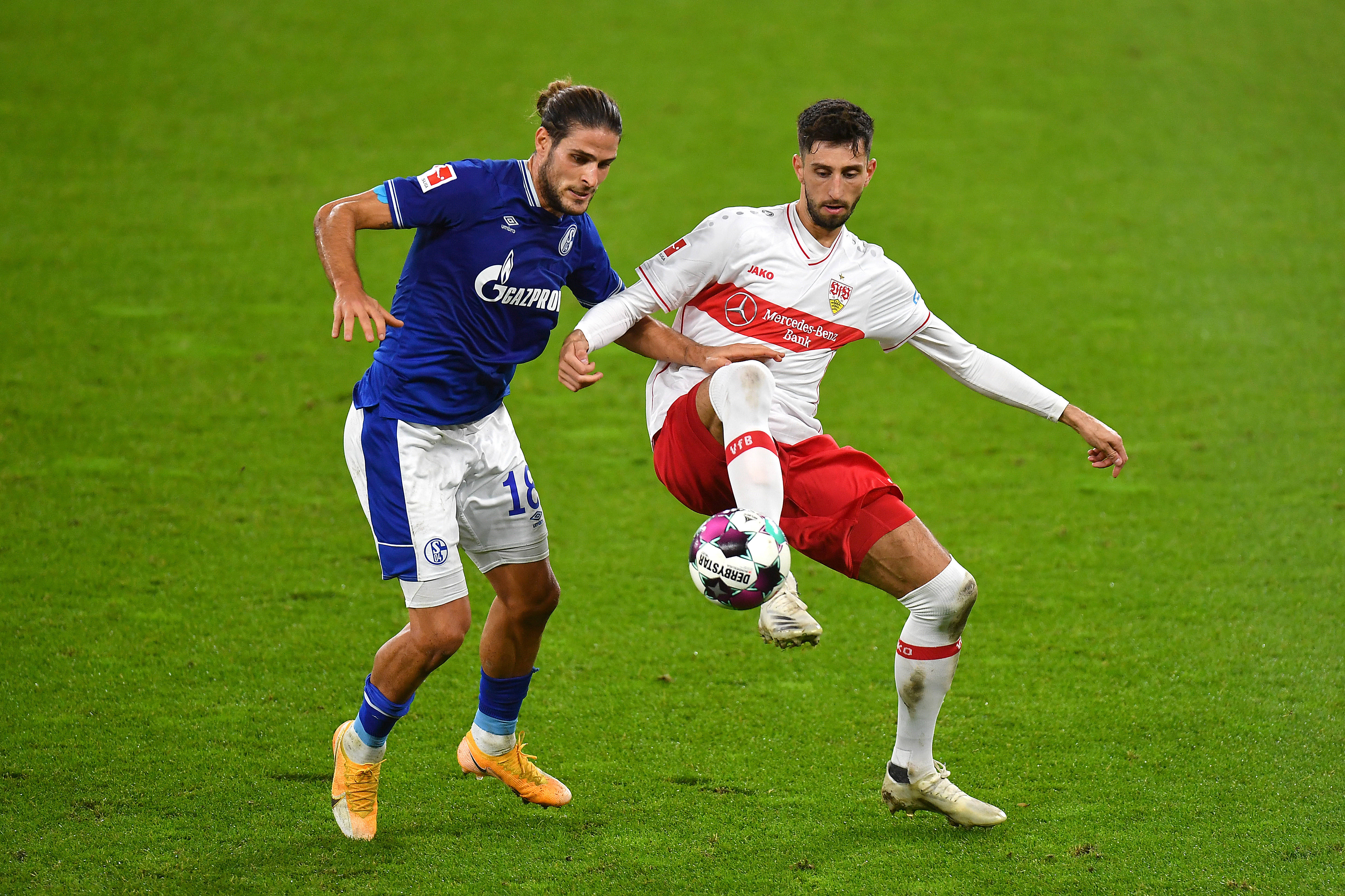 关于沙尔克04胜利提振士气，德甲保级希望逐渐增强的信息