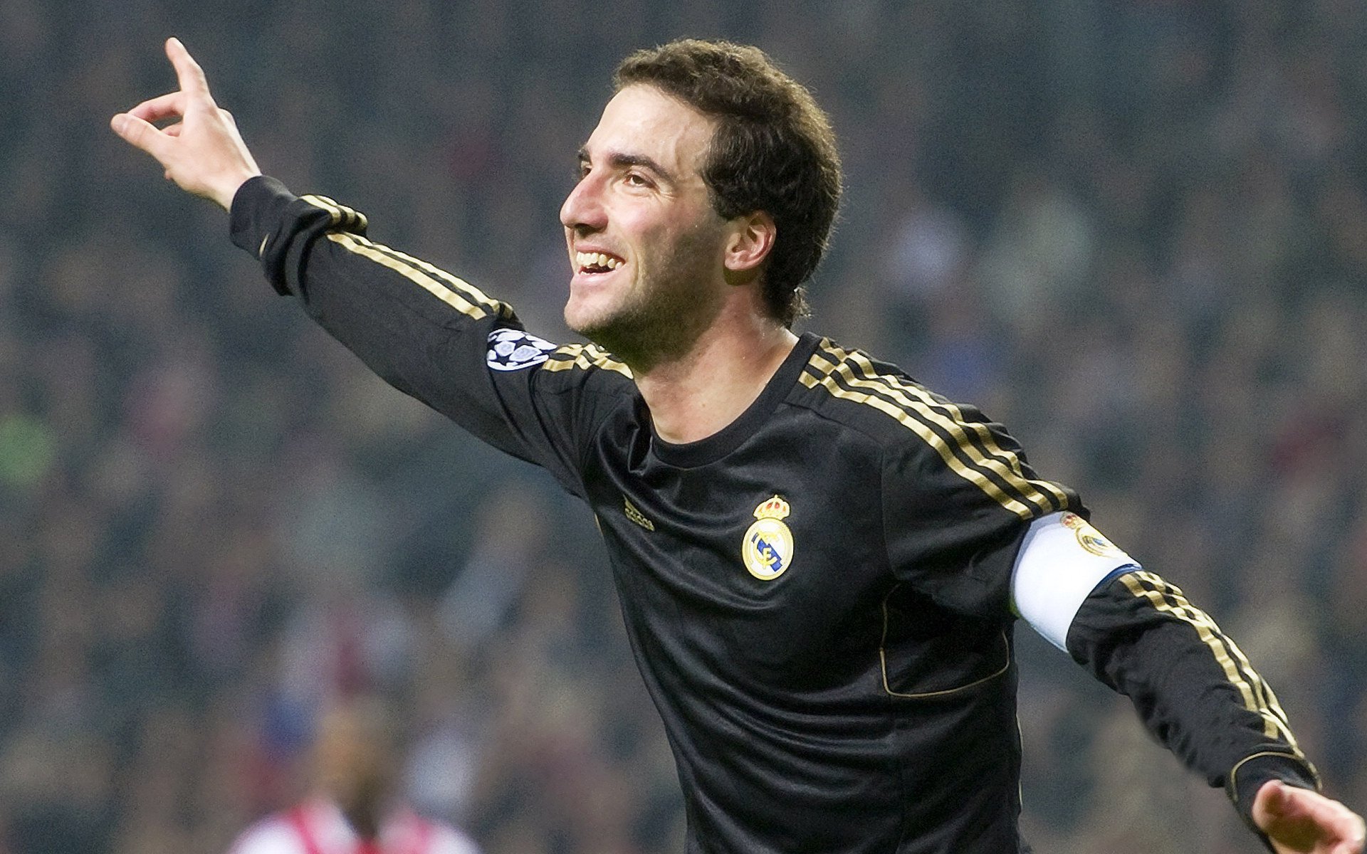 库尔图瓦神扑定乾坤，尼斯战术打穿哥伦比亚防线