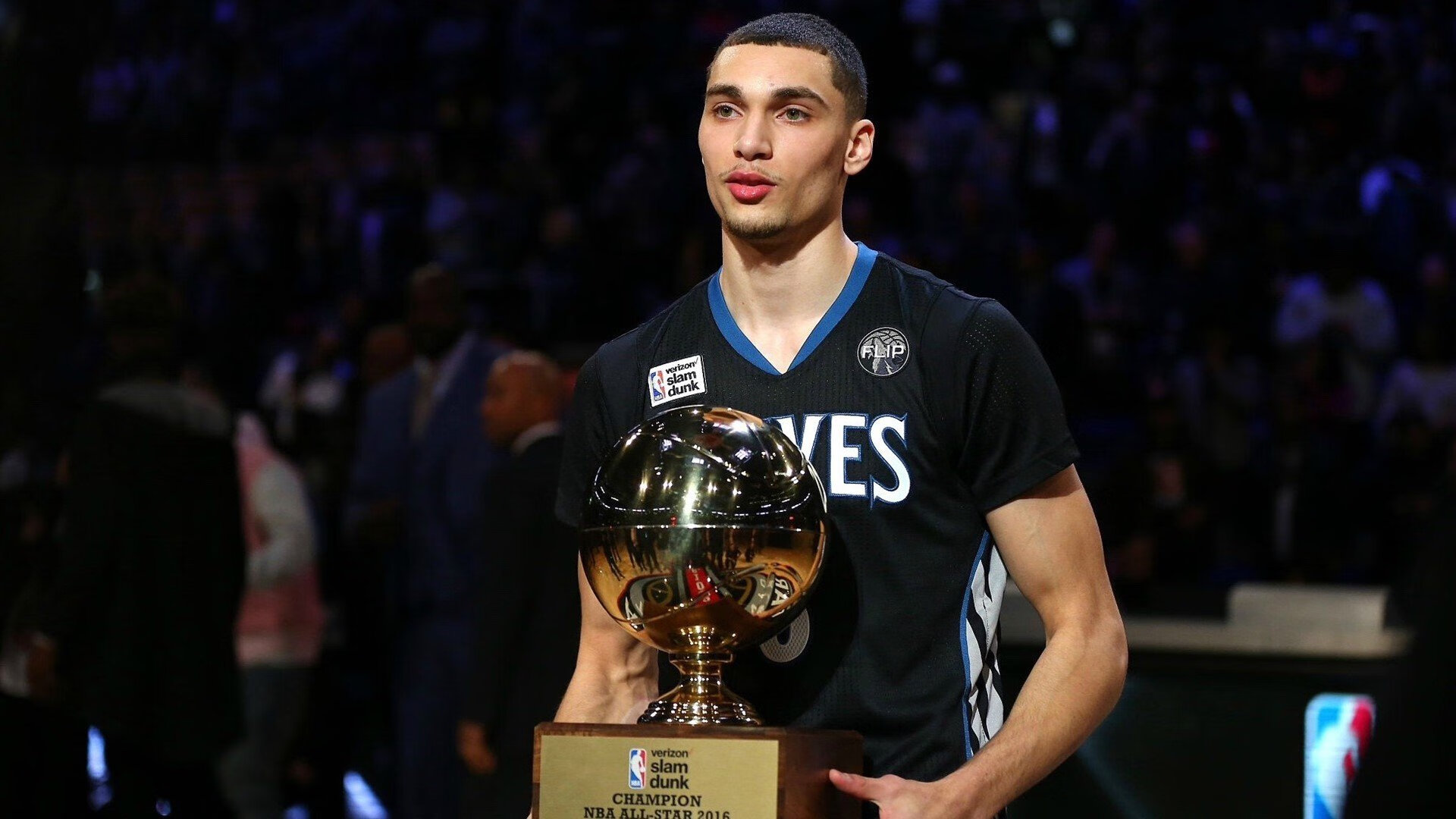 布伦森教科书级掌控力,凯尔特人末节一波流带走独行侠