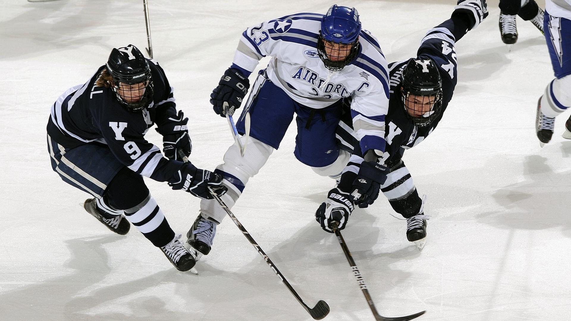 孤勇者的逆袭，拉塞尔单骑扛旗，索伯罕见碾压梅赛德斯背后的战术革命